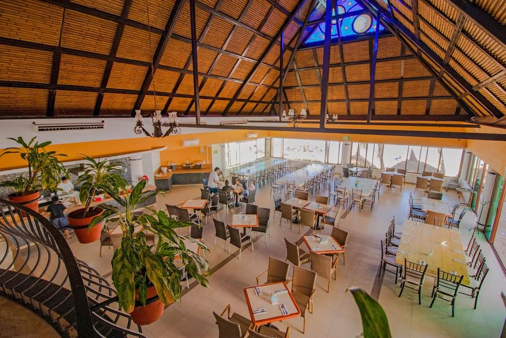 מזטלן Luna Palace מראה חיצוני תמונה